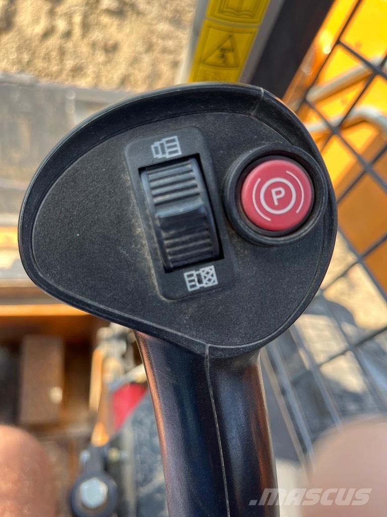 CASE SR 130 Kompaktlader