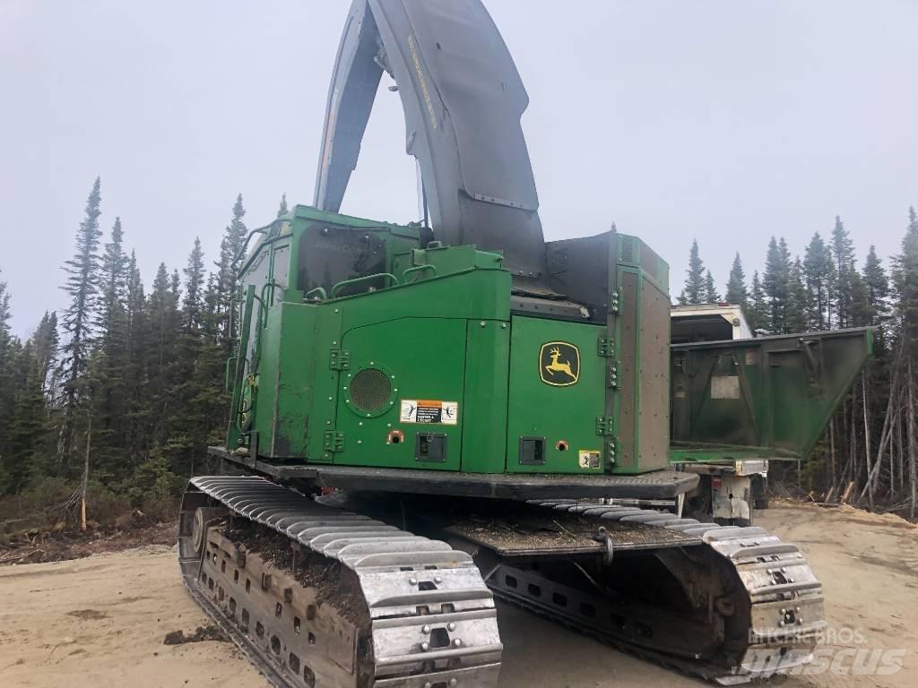John Deere 853MH Harvester