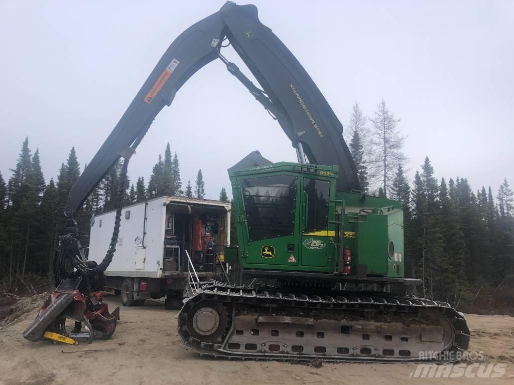 John Deere 853MH Harvester