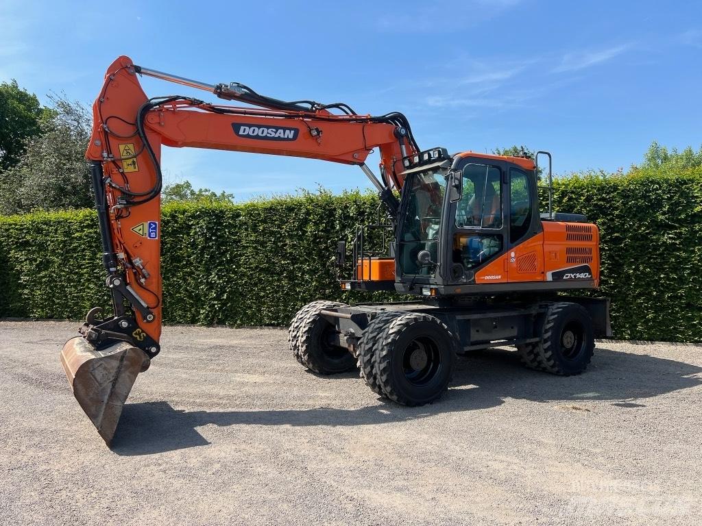 Doosan DX 140 W-5 Mobilbagger