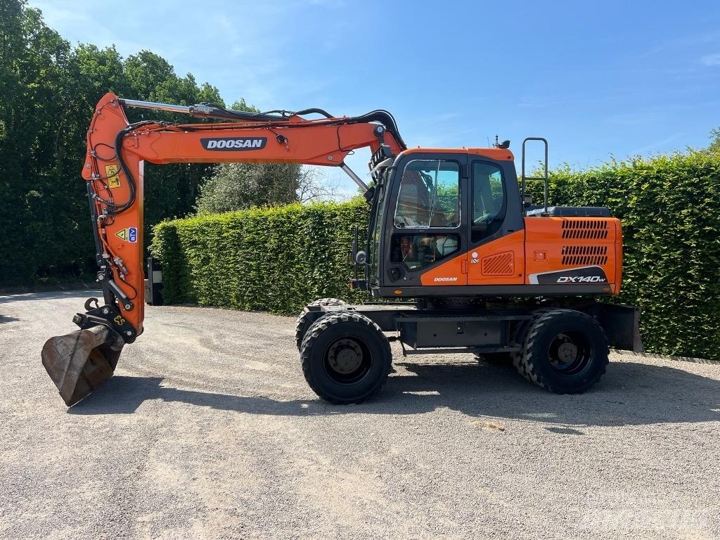 Doosan DX 140 W-5 Mobilbagger