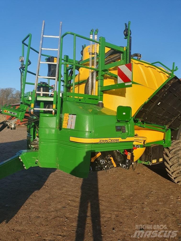 John Deere R975 i Anhängespritzen