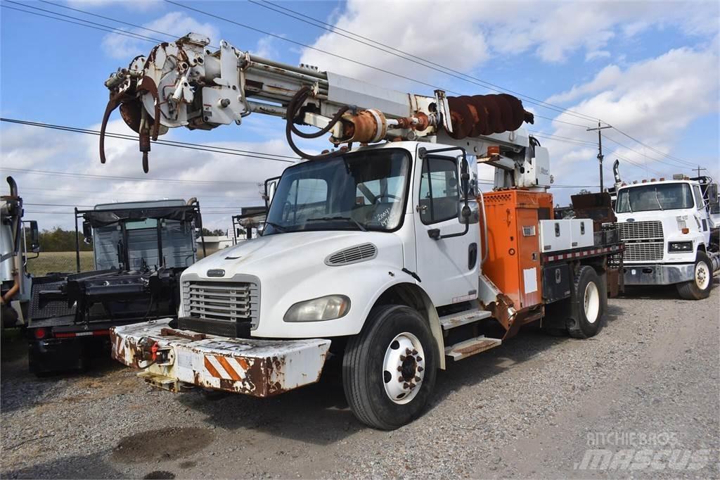 Altec D945B Fahrzeug mit mobiler Bohranlage