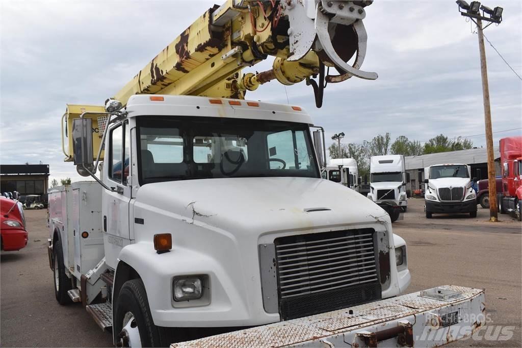 Altec D945TR Fahrzeug mit mobiler Bohranlage