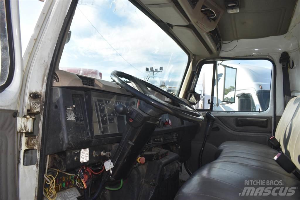 Altec D947TR Fahrzeug mit mobiler Bohranlage