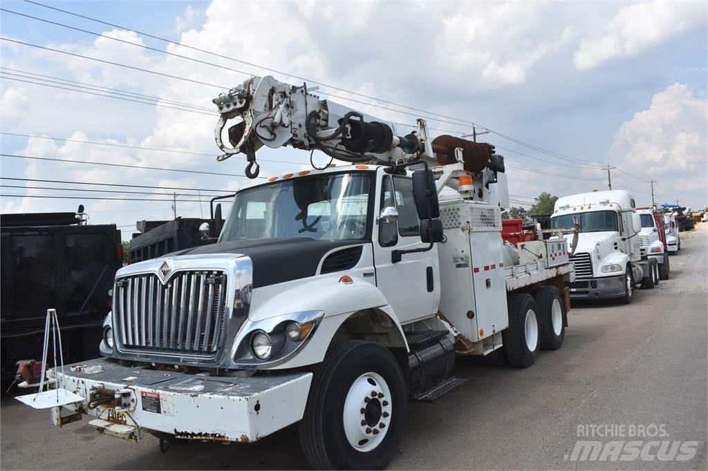 Altec DM45 Fahrzeug mit mobiler Bohranlage