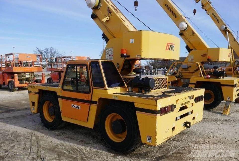 Broderson IC200 Ruwterrein kranen