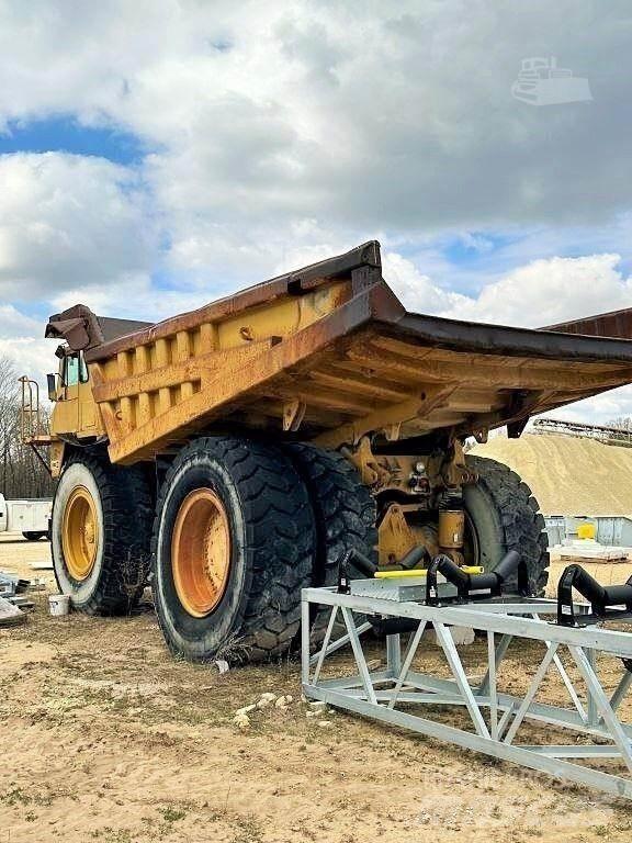 CAT 777B Dumper - Knickgelenk