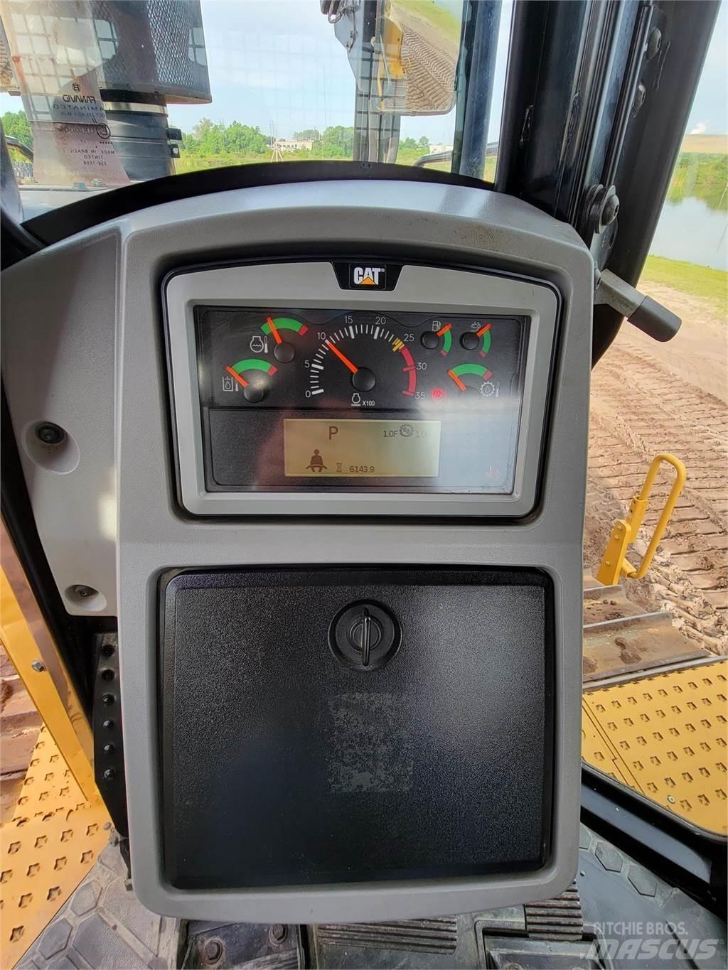 CAT D8T Bulldozer