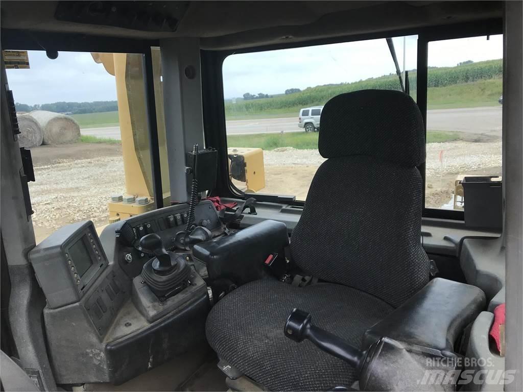 CAT D8T Bulldozer