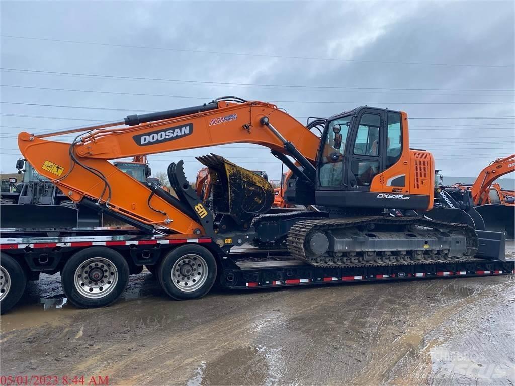 Develon DX235 LCR-5 Raupenbagger