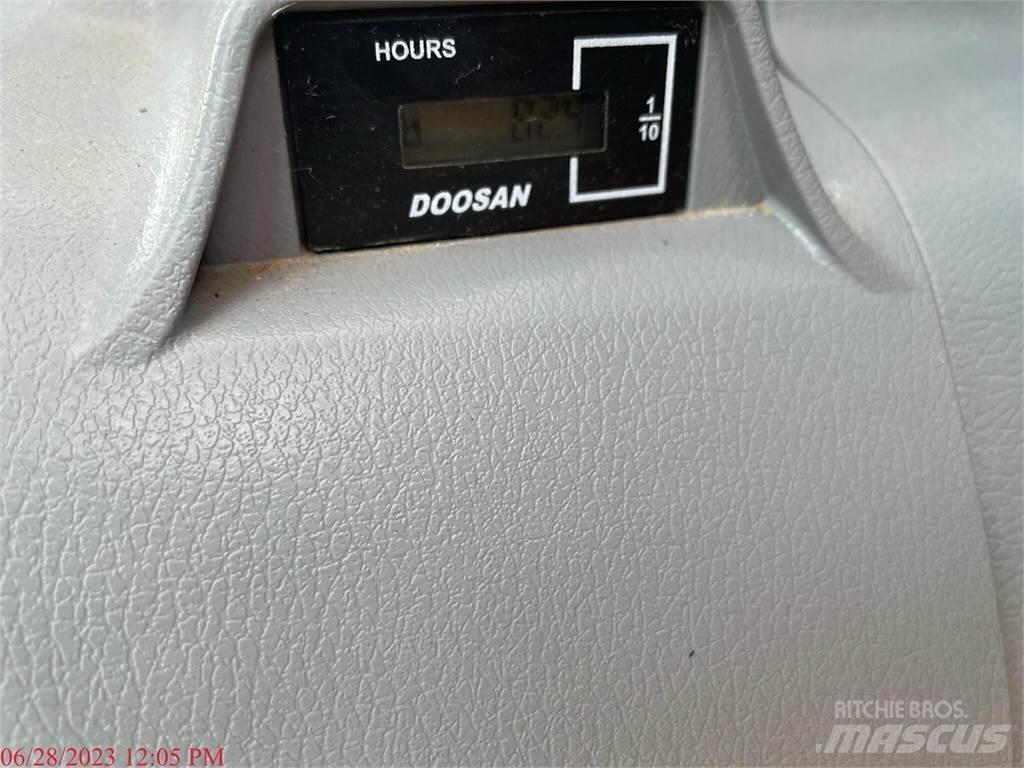Doosan DX140 LC-5 Raupenbagger