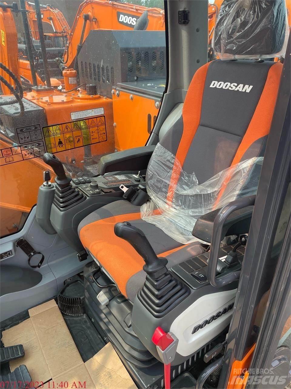 Doosan DX140 LC-5 Raupenbagger