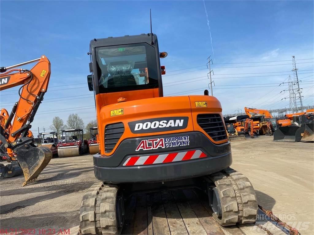 Doosan DX63-3 Raupenbagger