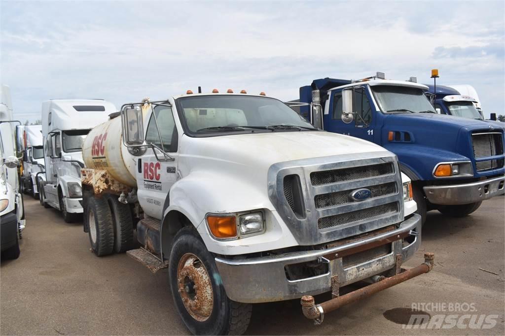 Ford F750 Tankwagen