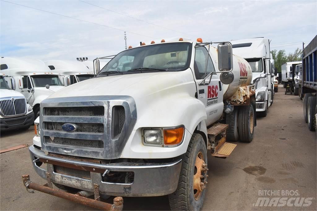 Ford F750 Tankwagen