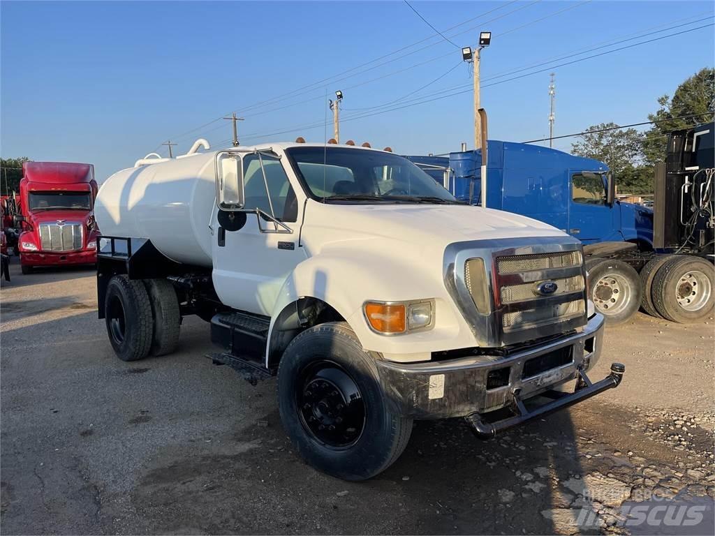 Ford F750 Tankwagen