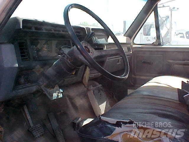 Ford F800 Kommunal-Sonderfahrzeuge