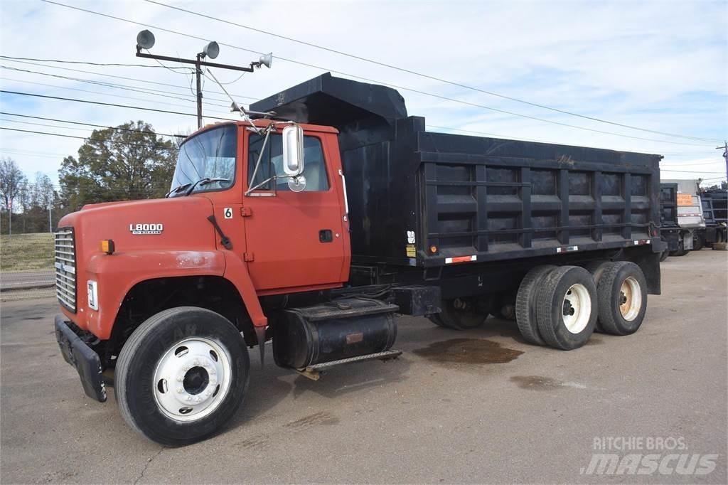 Ford L8000 Kipper