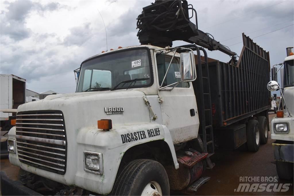 Ford L8000 Kranwagen