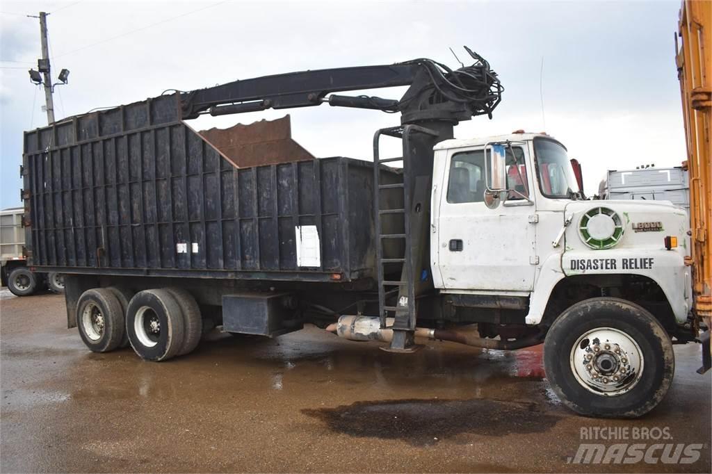 Ford L8000 Kranwagen