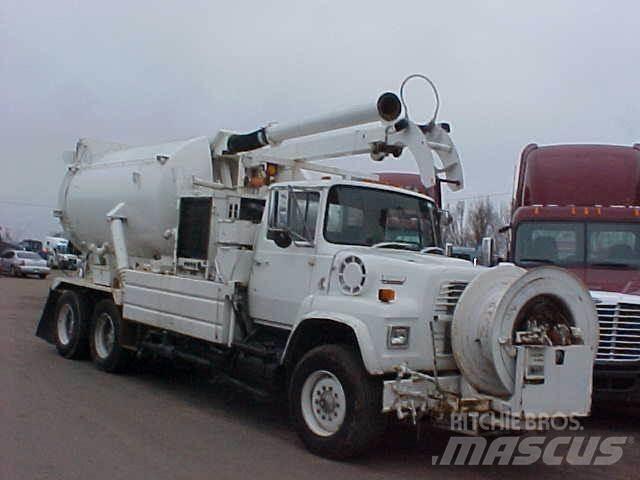 Ford L8000 Tankwagen