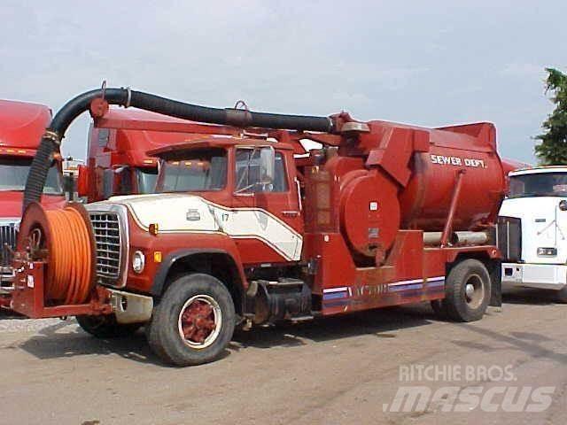 Ford L8000 Tankwagen