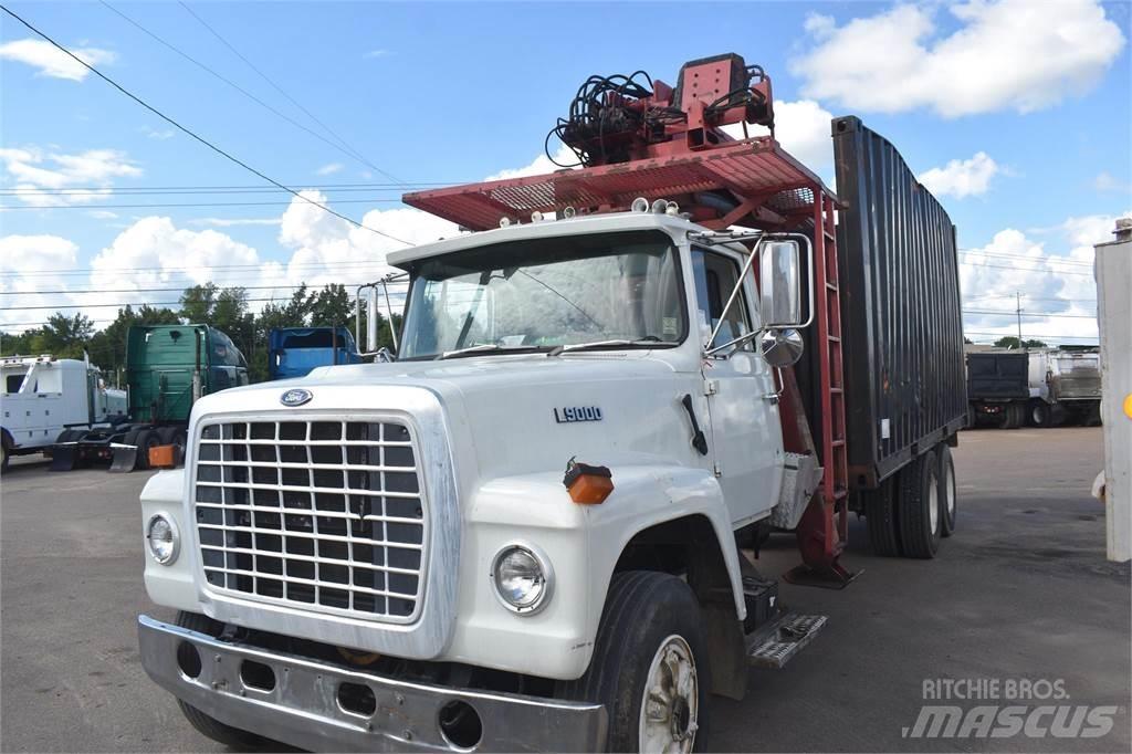 Ford L9000 Kranwagen