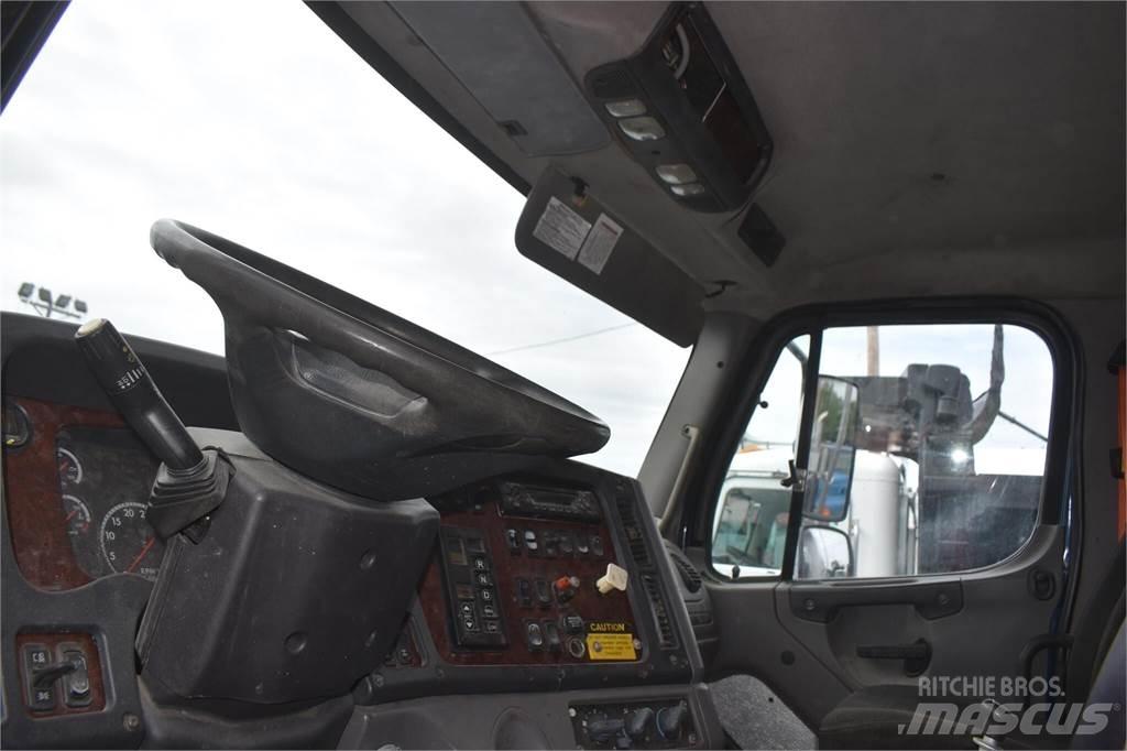 Freightliner 114SD Kipper