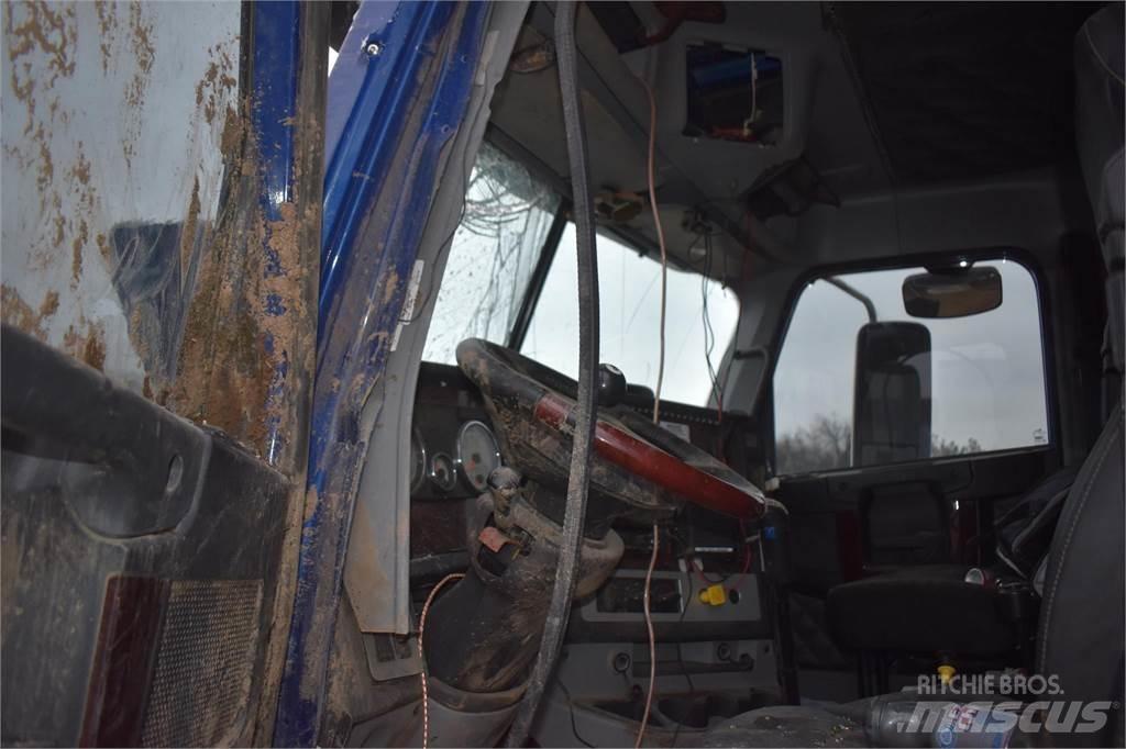 Freightliner 122SD Kipper