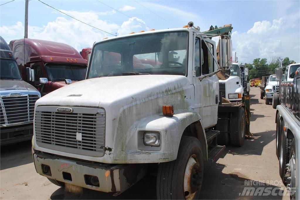 Freightliner FL70 Kranwagen