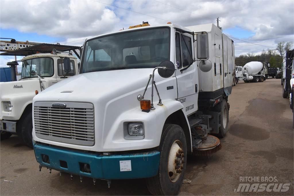 Freightliner FL70 Kehrmaschine