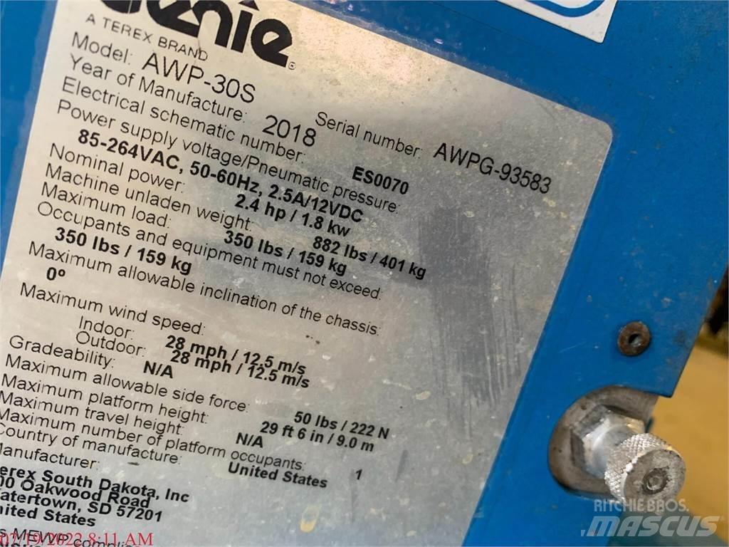 Genie AWP30S Personenaufzüge