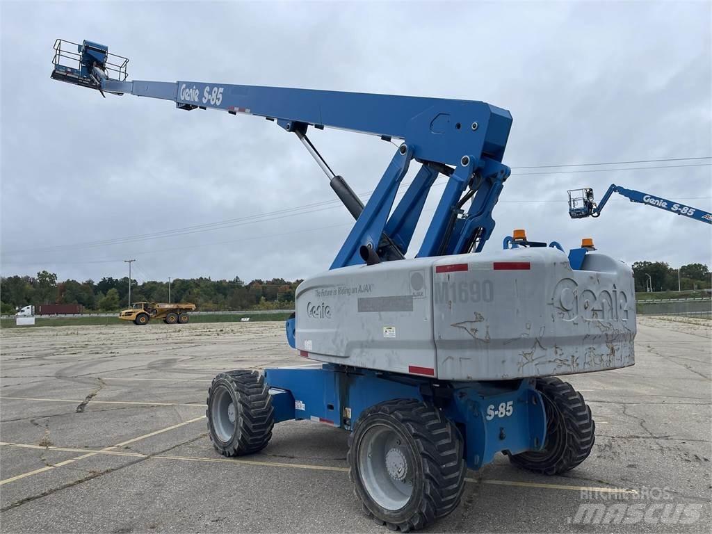 Genie S85 Teleskopbühnen