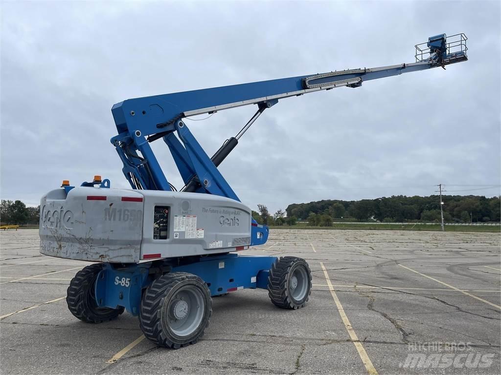 Genie S85 Teleskopbühnen