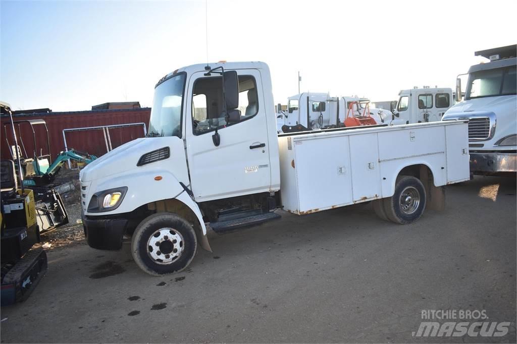 Hino 145 Kommunal-Sonderfahrzeuge