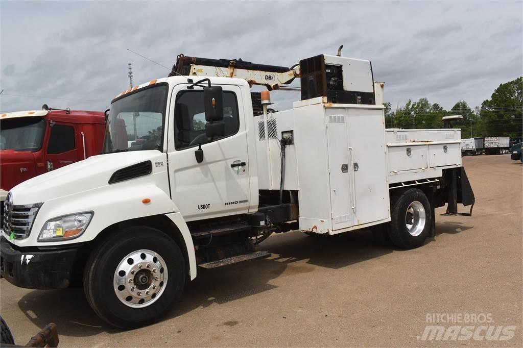 Hino 338 Kommunal-Sonderfahrzeuge
