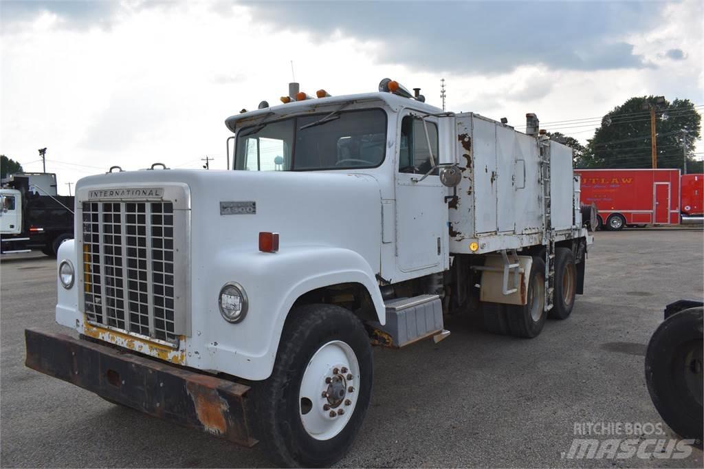 International 4370 Tankwagen