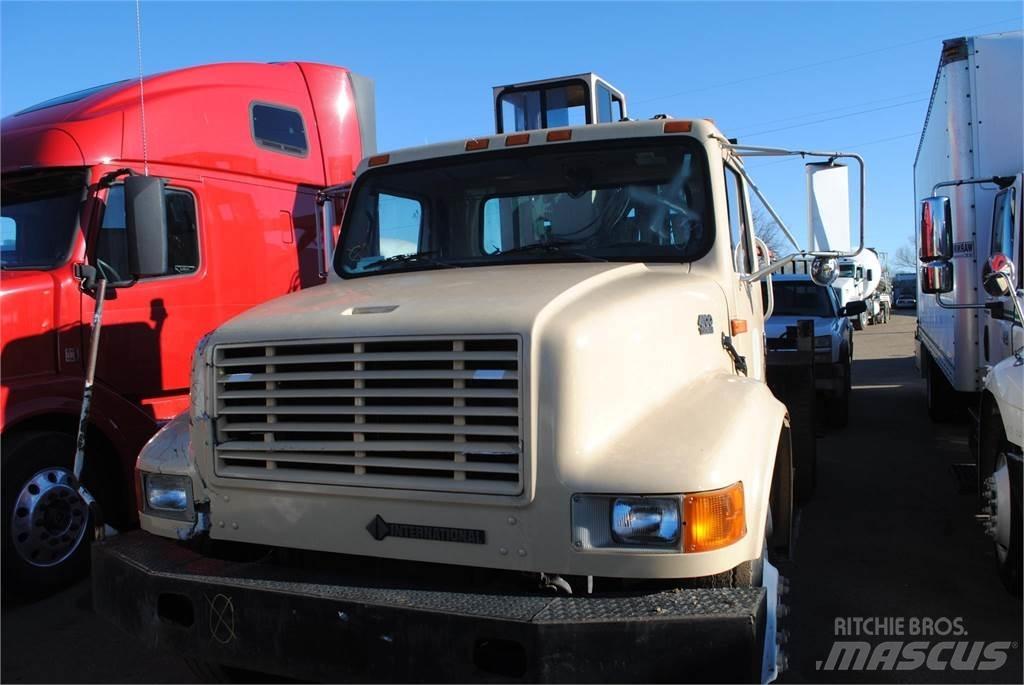 International 4700 Kranwagen