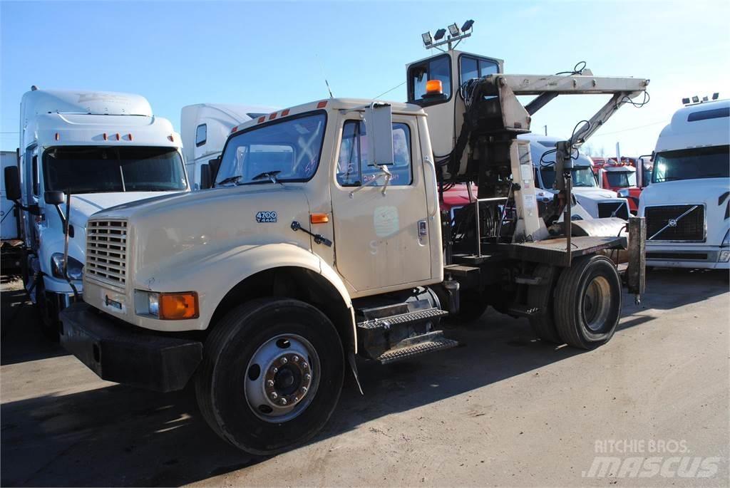 International 4700 Kranwagen