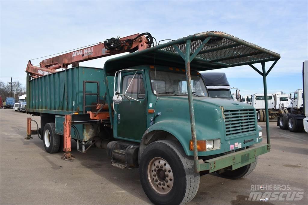 International 4700 Kranwagen