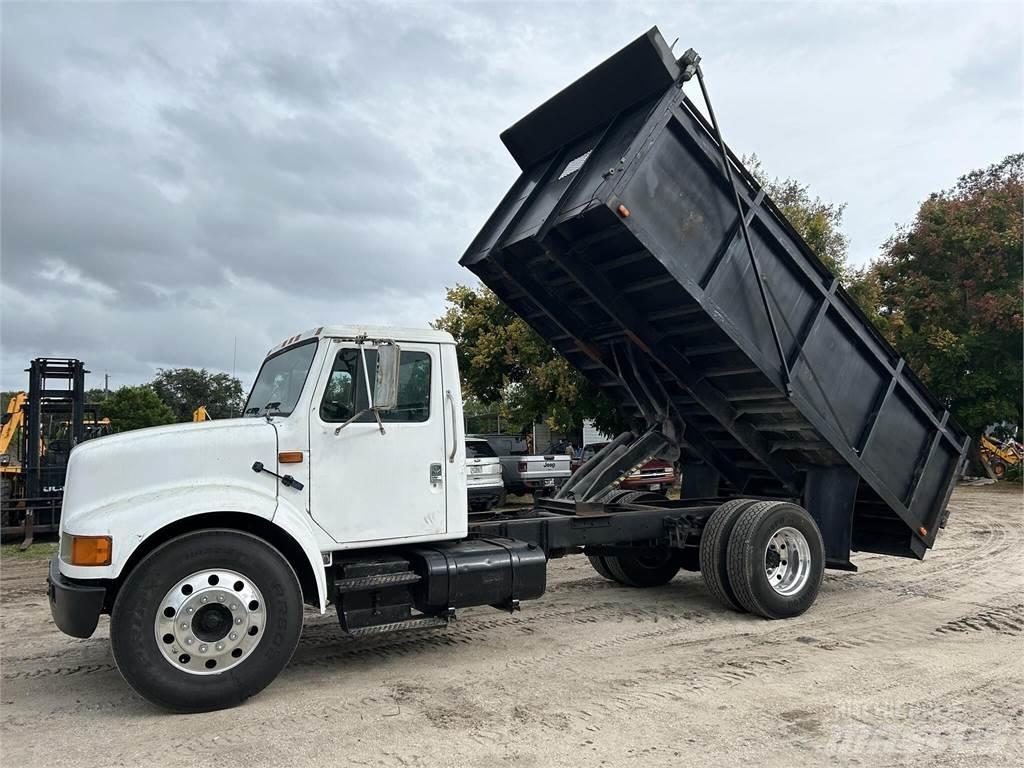 International 4700 Kipper