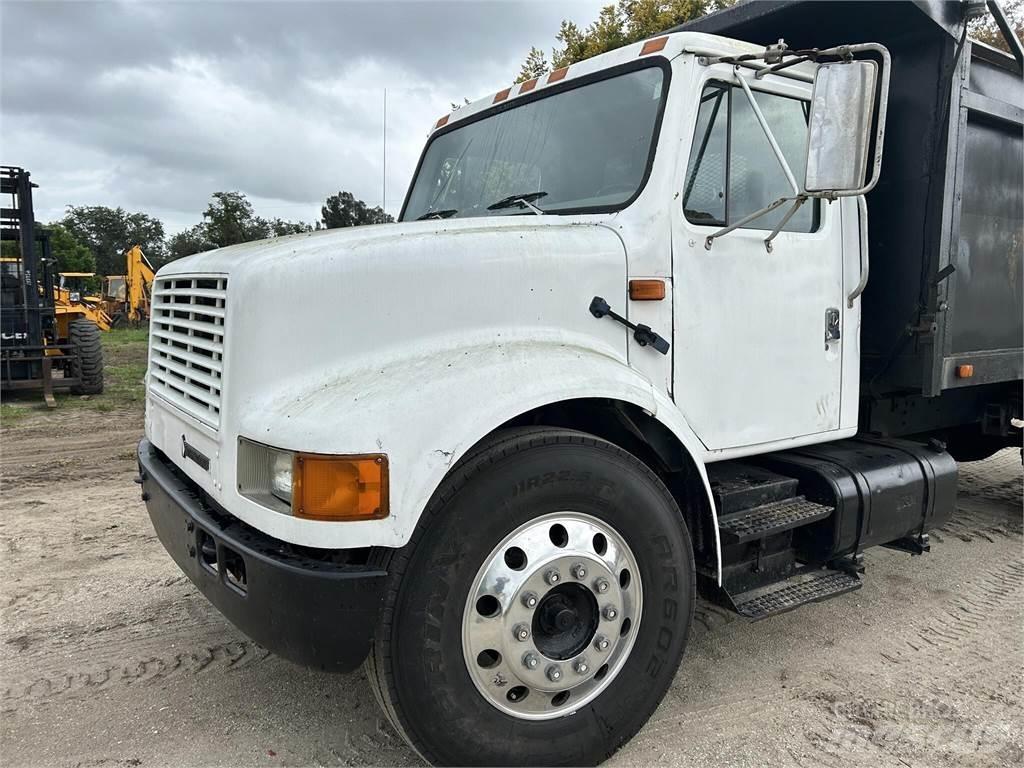 International 4700 Kipper