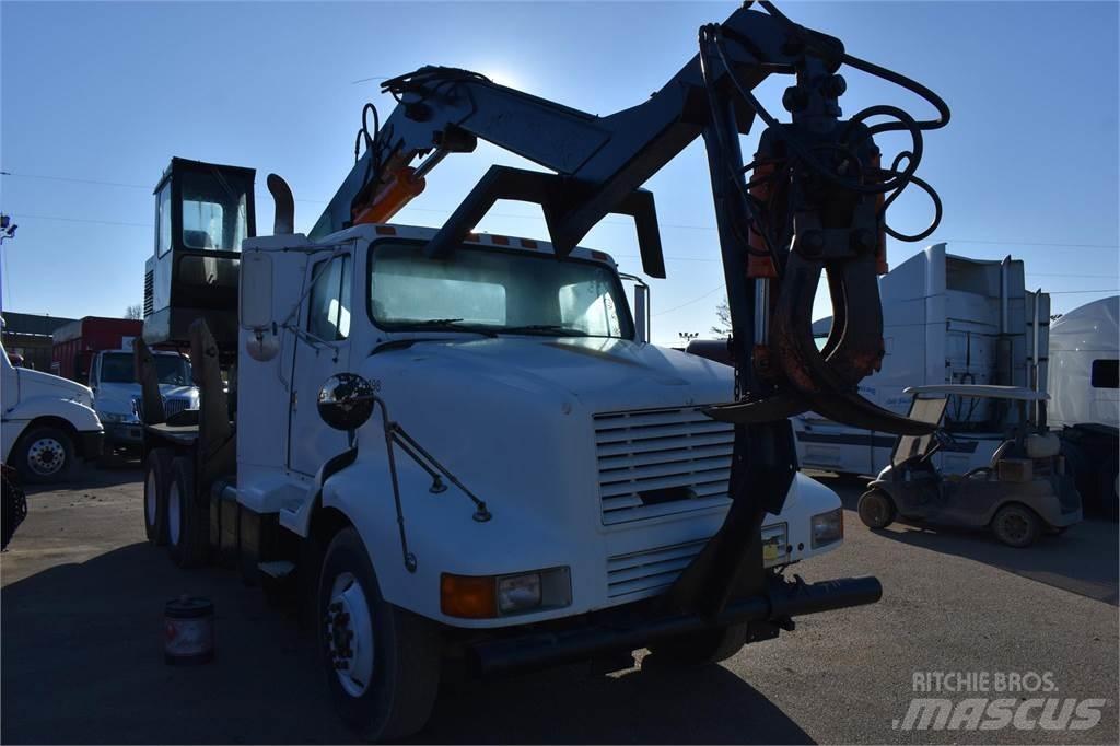 International 8200 Kranwagen