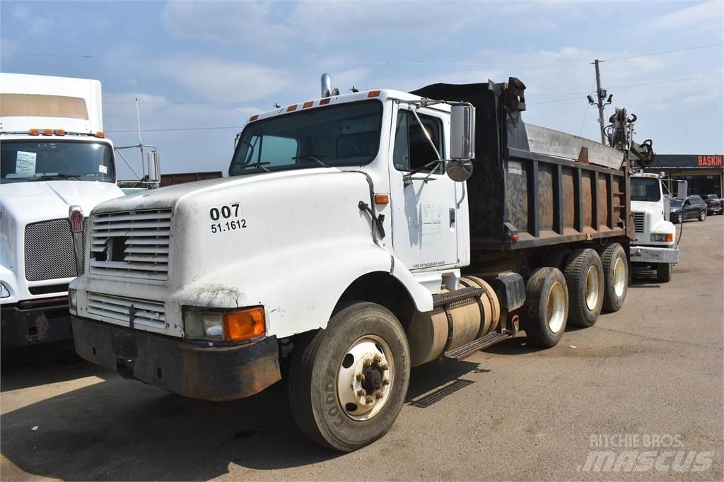 International 8200 Kipper
