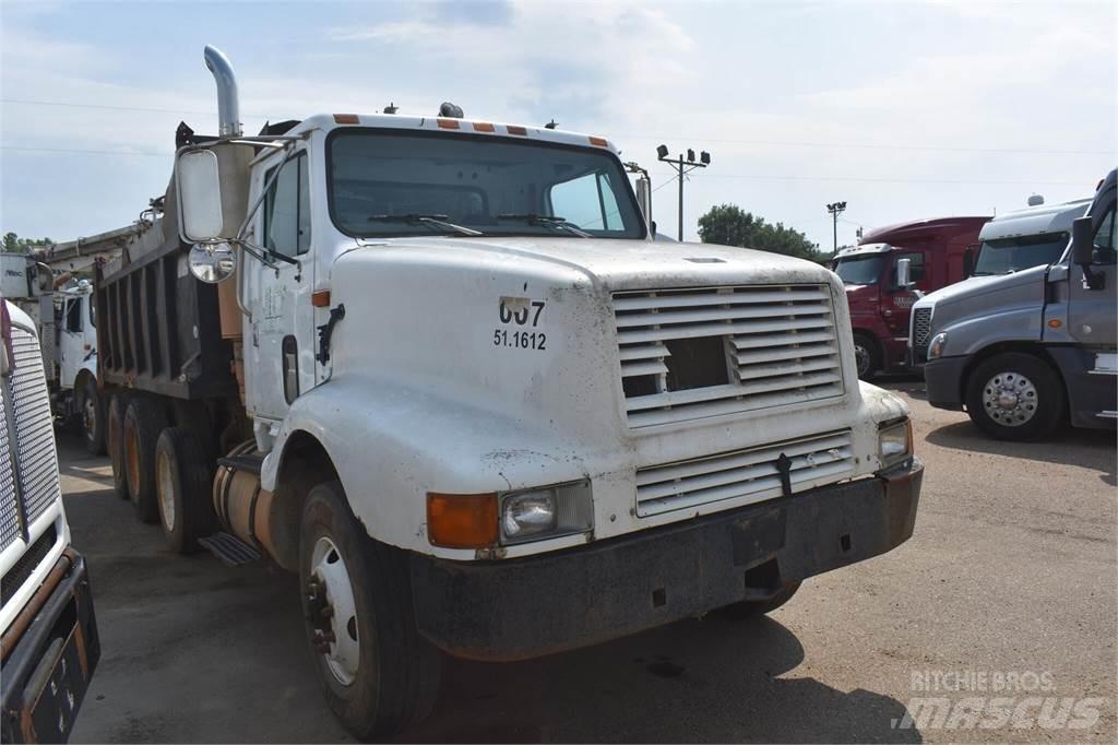 International 8200 Kipper