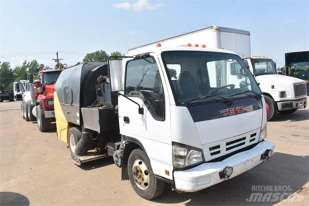 Isuzu NPR Kehrmaschine