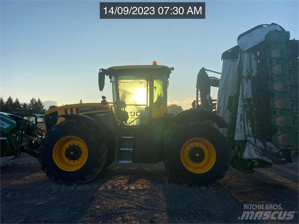 JCB FASTRAC 4220 Traktoren