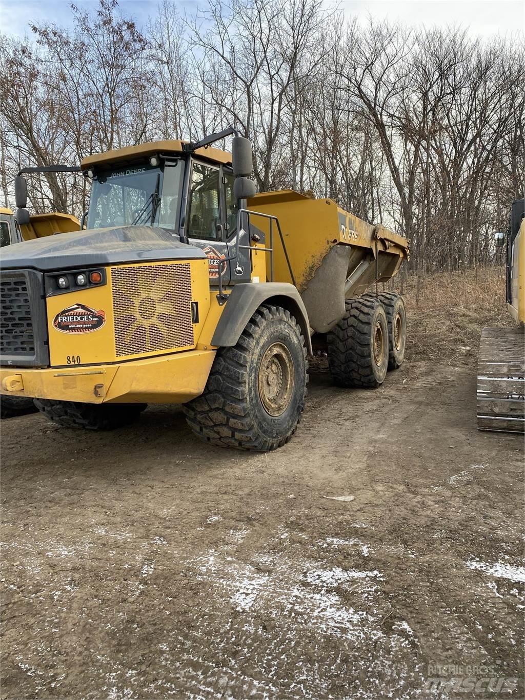 John Deere 410E Dumper - Knickgelenk