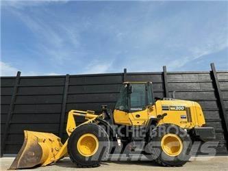 Komatsu WA200-8 Radlader